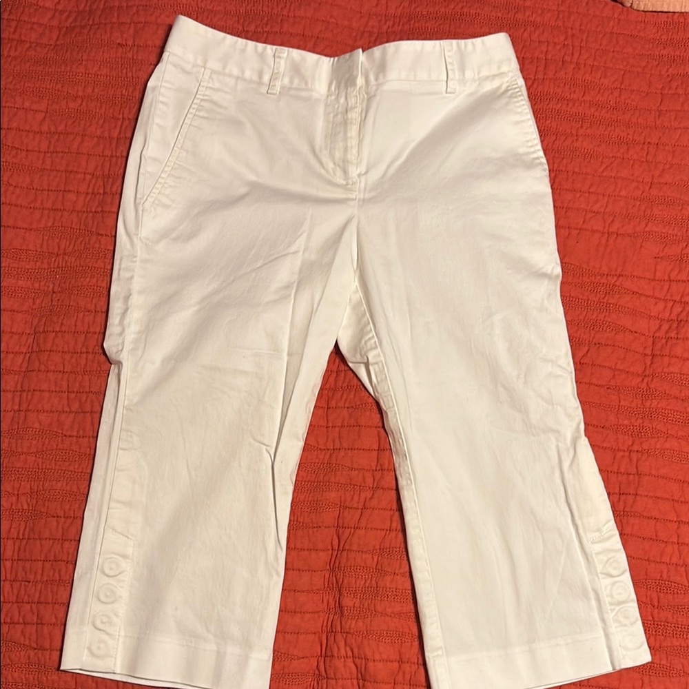 White Cropped Pants with Button Detail